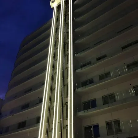 White Tower Prestige Mamaia