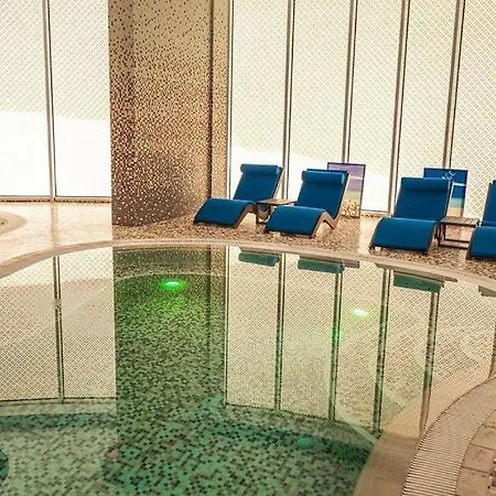 White Tower Prestige Mamaia